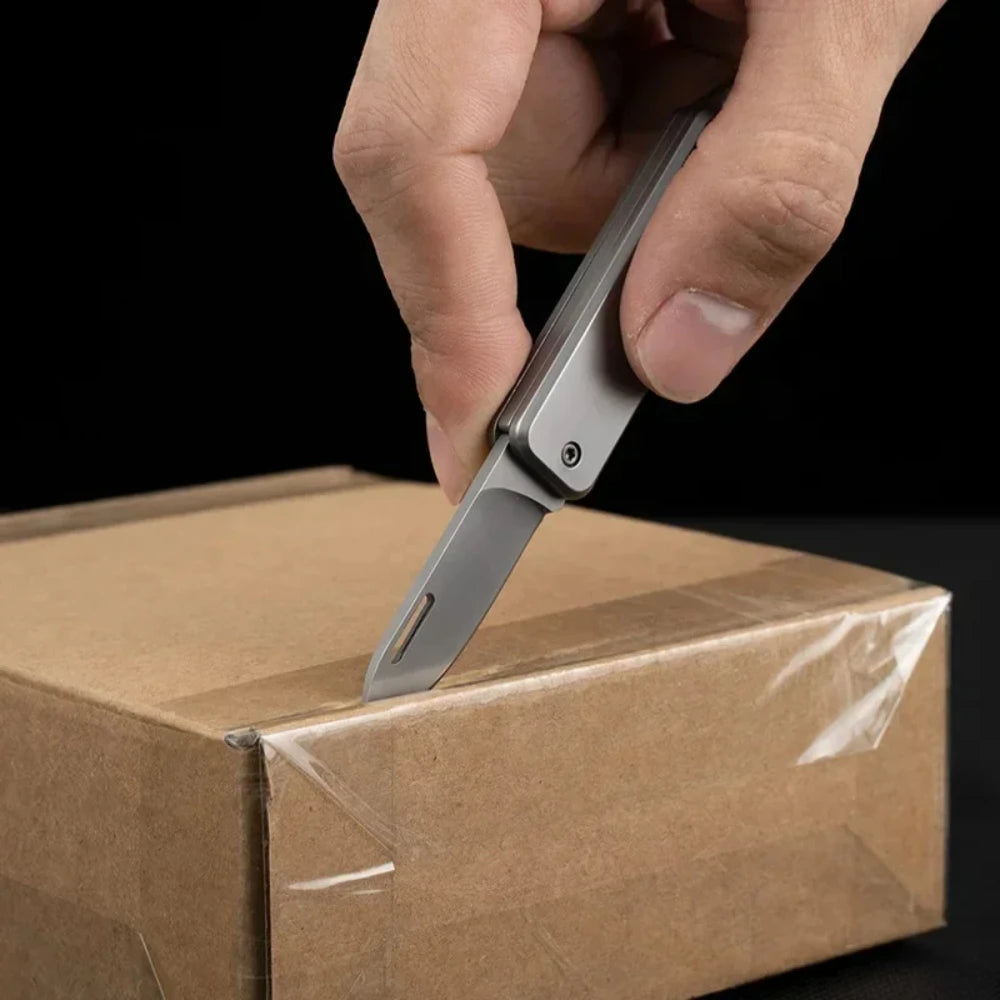 Mini-Klappmesser aus Edelstahl – Schlüsselanhänger-Format mit 4 cm Klinge