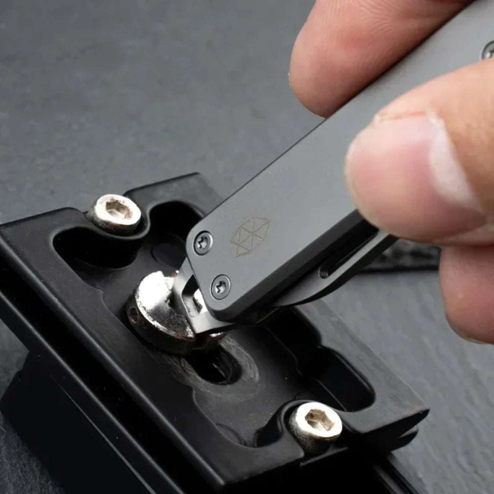 Mini-Klappmesser aus Edelstahl – Schlüsselanhänger-Format mit 4 cm Klinge